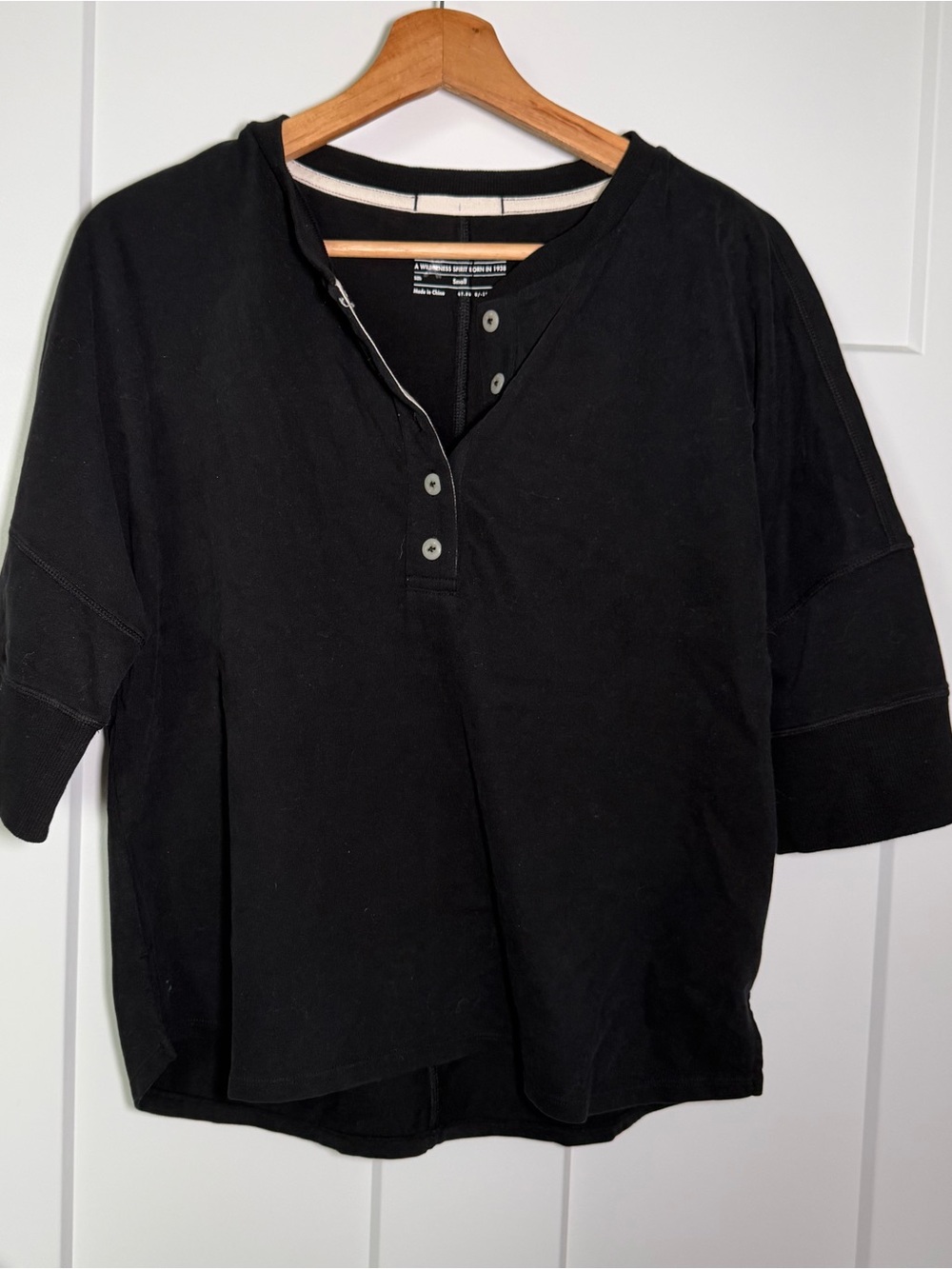 REI Black Women's Boxy Henley Short Sleeve Top Small NWOT Outdoor casual Cotton